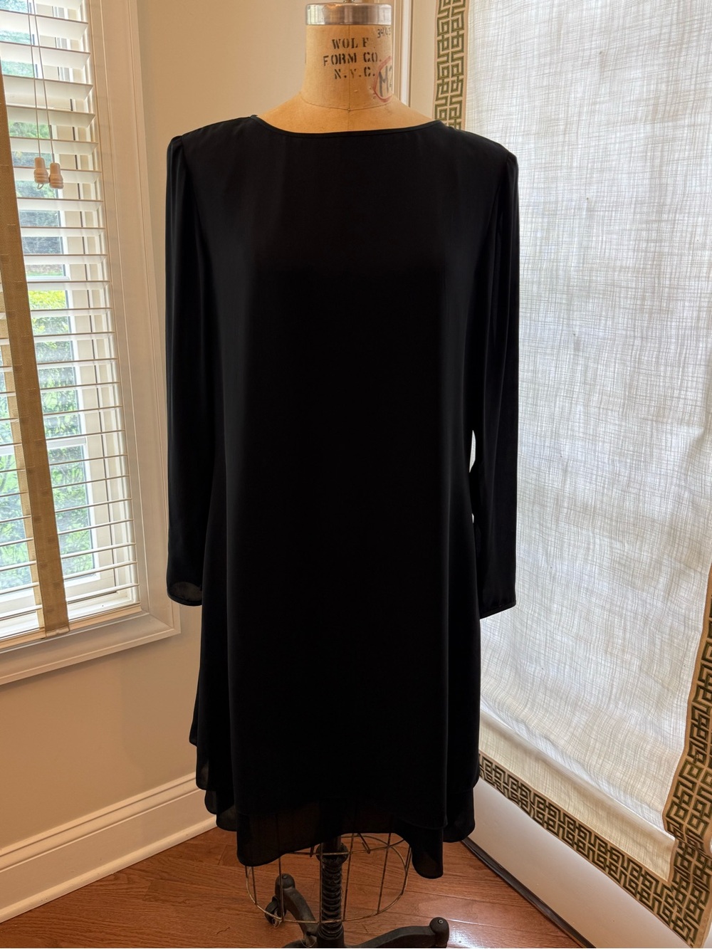Linda Allard Ellen Tracy Elegant Black Long-Sleeve Silk Layered Hem  Size 12